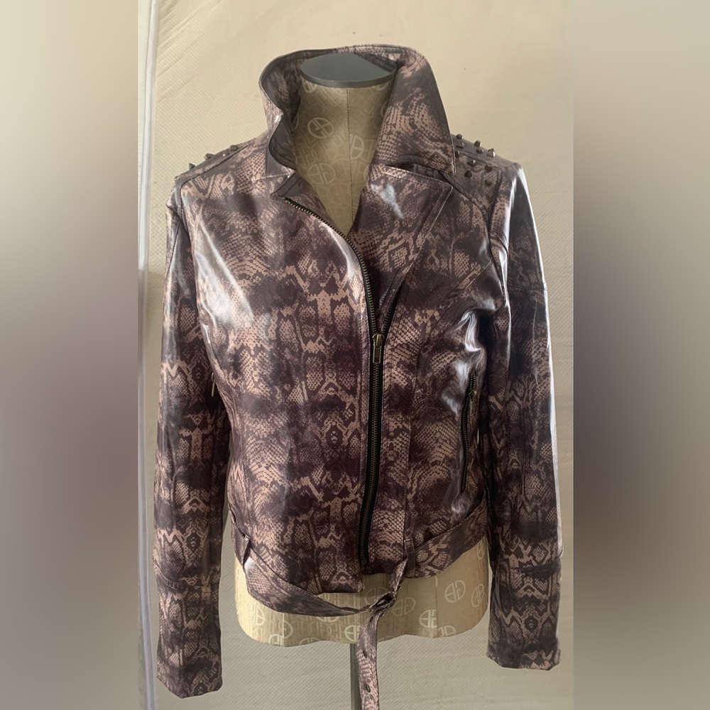 Hot Topic Her Universe Wonder Woman 1984 Cheetah moto jacket size M. NWOT